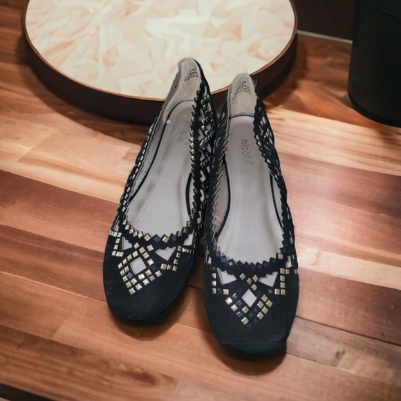 Nicole Black and Gold Flats - Picture 1 of 5